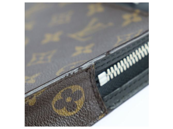 Borsa Clutch Monogram Macassar di Louis Vuitton Marrone Nero - vista 5