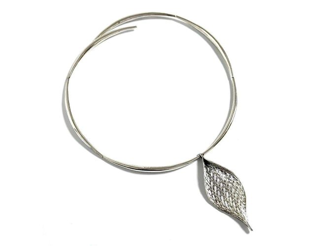 Tiffany & Co Collar Choker Péndulo de Hoja de Malla Tiffany - vista 2