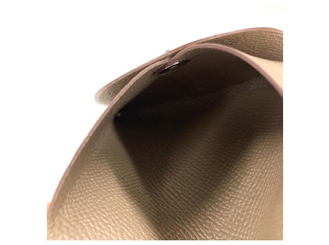 Hermès Monedero Hermes Bastia en cuero Epsom Castaño Gris pardo - vista 6