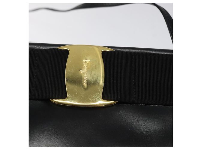 Borsa a spalla Salvatore Ferragamo in pelle nera e oro Auth 122966 Nero D'oro - vista 14