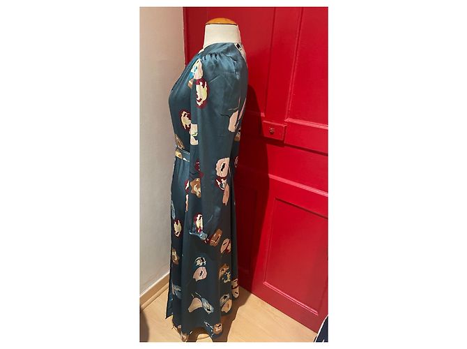 Autre Marque FRNCH Wickelkleid Grün Blumig aus Satinierter Viskose - Ansicht 3