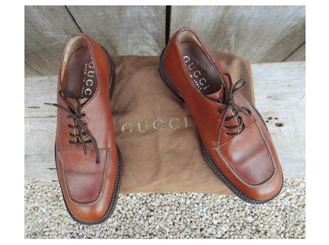Scarpe stringate Gucci derby in pelle marrone - vista 3