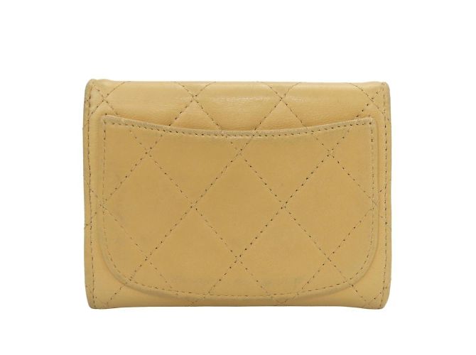 Monedero de piel de cordero Chanel en beige - vista 2