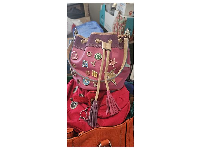 Dooney & Bourke Lindsey Lohan x Dooney and Bourke Rosa Porpora - vista 2