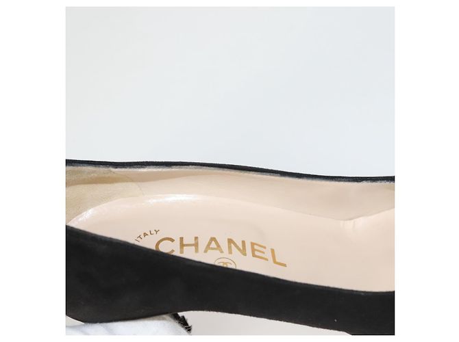 CHANEL Escarpins en daim noir CC Auth am8442 - vue 35