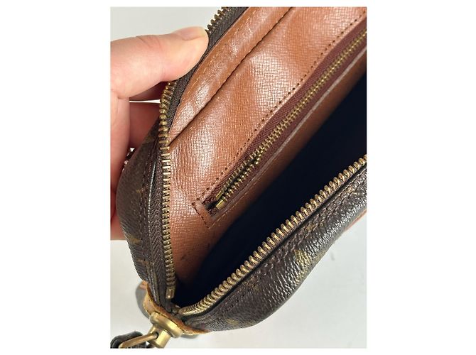 Clutch in pelle monogramma Louis Vuitton vintage marrone - vista 3