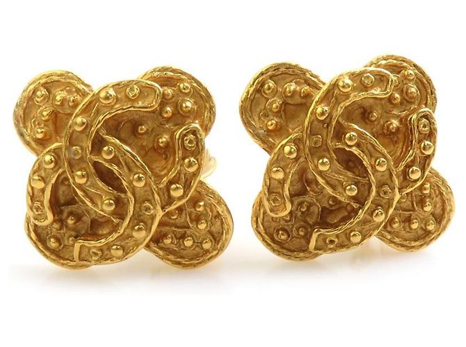 Orecchini a clip in metallo dorato Chanel Coco Mark D'oro - vista 2