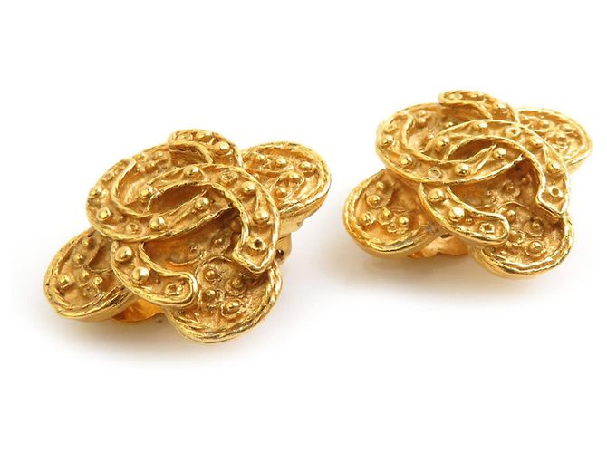Orecchini a clip in metallo dorato Chanel Coco Mark D'oro - vista 3