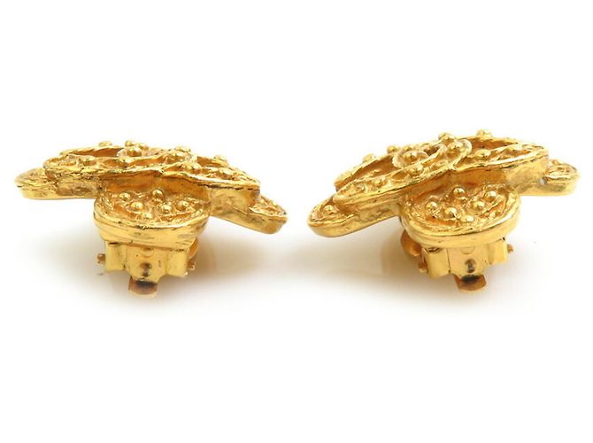 Orecchini a clip in metallo dorato Chanel Coco Mark D'oro - vista 4