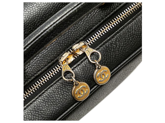 Vanity Beauty case in caviar nero CC di Chanel - vista 14