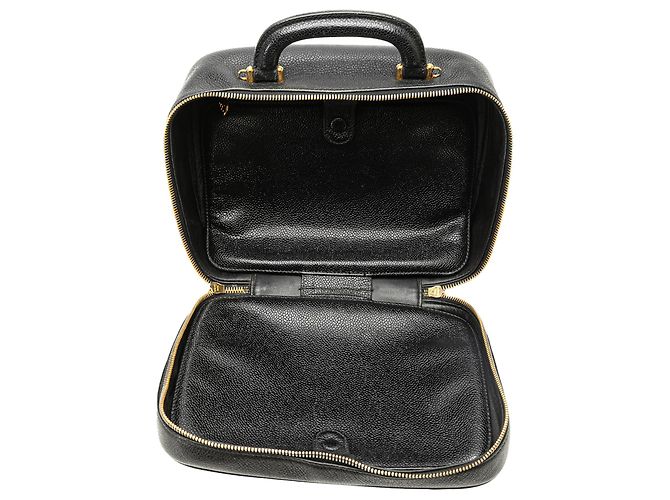 Vanity Beauty case in caviar nero CC di Chanel - vista 4