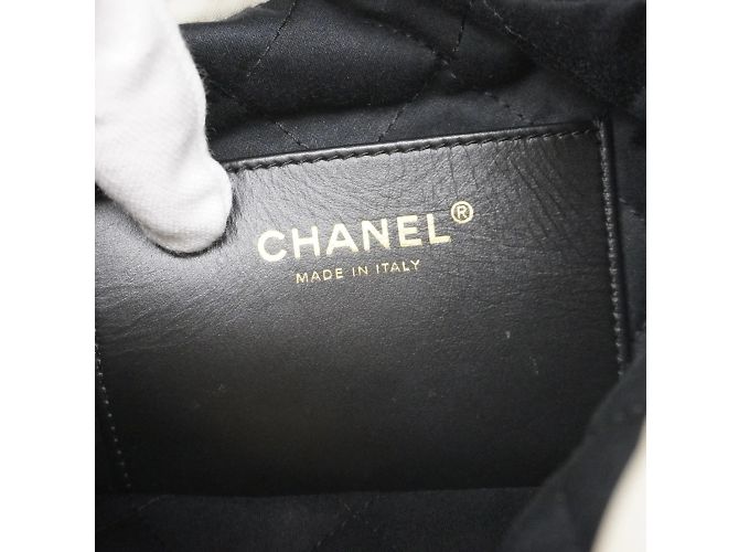 Chanel 22 Chanel Tote Bag 22 aus glänzendem Kalbsleder Schwarz Weiß - Ansicht 5