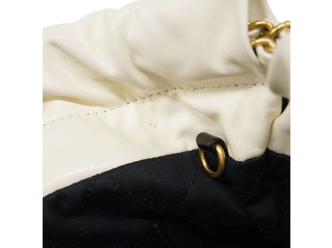 Chanel 22 Chanel Tote Bag 22 aus glänzendem Kalbsleder Schwarz Weiß - Ansicht 8
