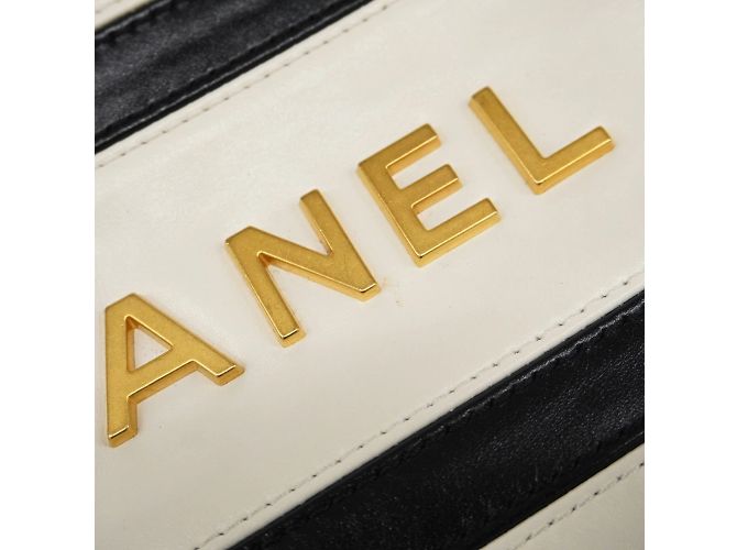 Chanel 22 Chanel Tote Bag 22 aus glänzendem Kalbsleder Schwarz Weiß - Ansicht 9