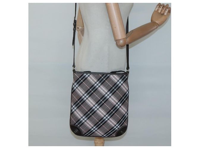 Borsa a spalla Burberry Nova Check Blue Label in tela rosa Auth 123035 - vista 20