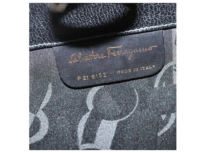Borsa a Spalla Gancini in Pelle Nera e Oro Auth MX418 di Salvatore Ferragamo Nero D'oro - vista 12