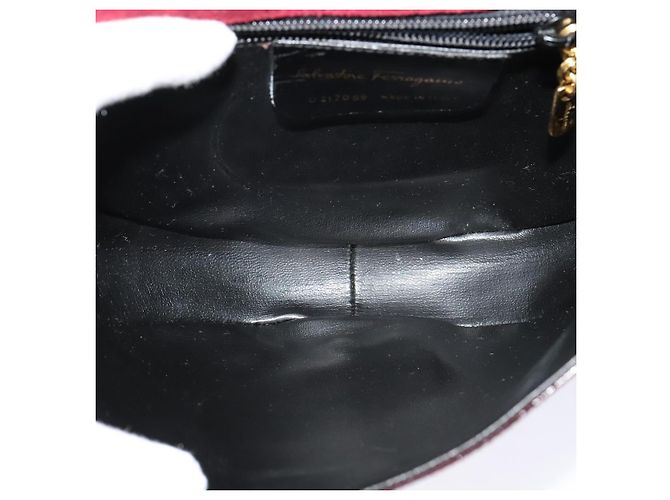 Borsa a Spalla Vala Salvatore Ferragamo in Pelle Verniciata Bordeaux Oro Auth 122920 - vista 11