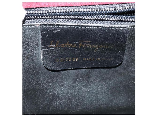 Borsa a Spalla Vala Salvatore Ferragamo in Pelle Verniciata Bordeaux Oro Auth 122920 - vista 12