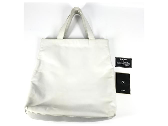 Borsa tote Chanel CC Coco Mark Bianco - vista 15