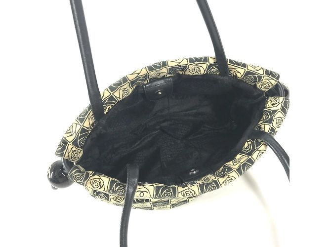 Borsa a spalla Chanel Camelia CC Mark Nero Bianco - vista 10