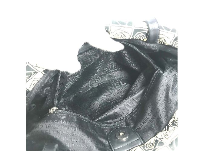 Borsa a spalla Chanel Camelia CC Mark Nero Bianco - vista 13