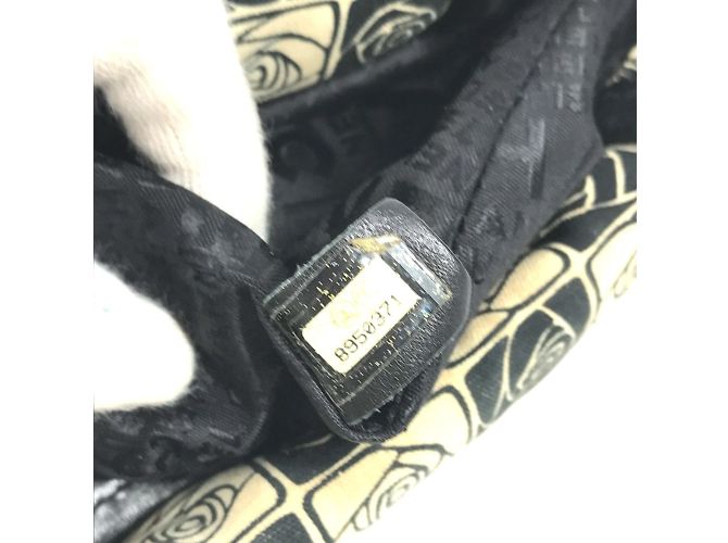Borsa a spalla Chanel Camelia CC Mark Nero Bianco - vista 14