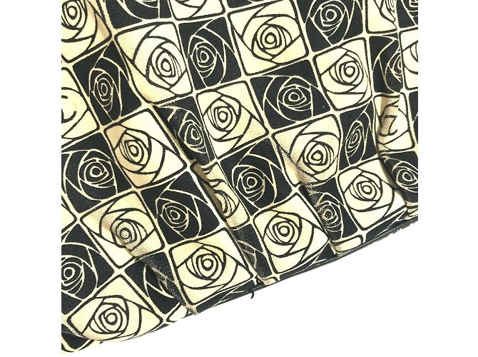 Borsa a spalla Chanel Camelia CC Mark Nero Bianco - vista 17