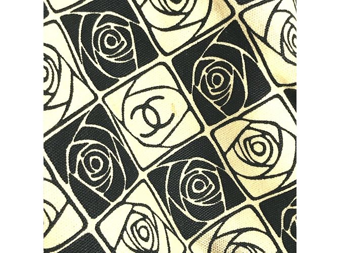 Borsa a spalla Chanel Camelia CC Mark Nero Bianco - vista 18