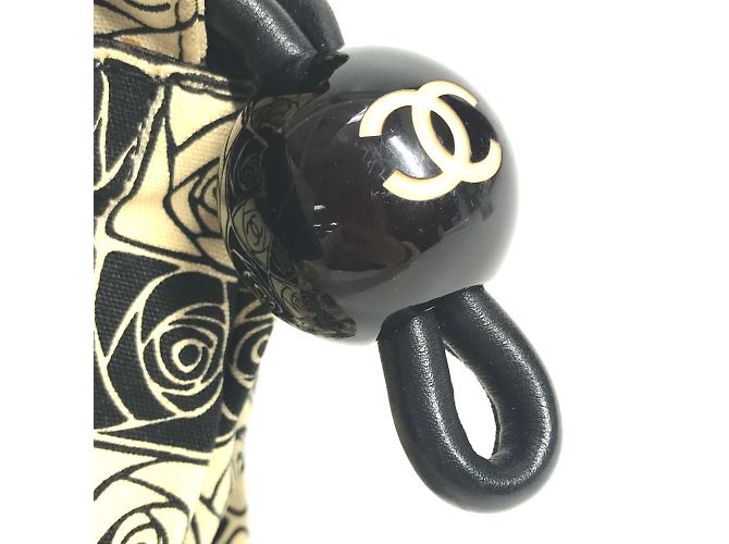 Borsa a spalla Chanel Camelia CC Mark Nero Bianco - vista 9