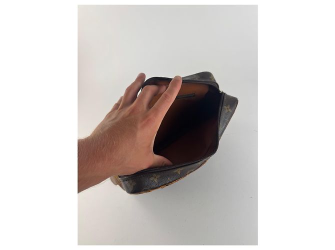 Clutch in pelle monogramma Louis Vuitton vintage marrone - vista 3