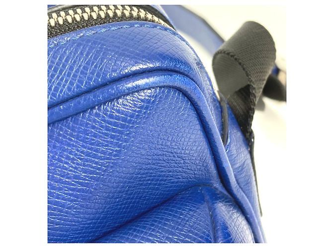 Borsa Messenger Outdoor PM Taiga Louis Vuitton Blu - vista 10