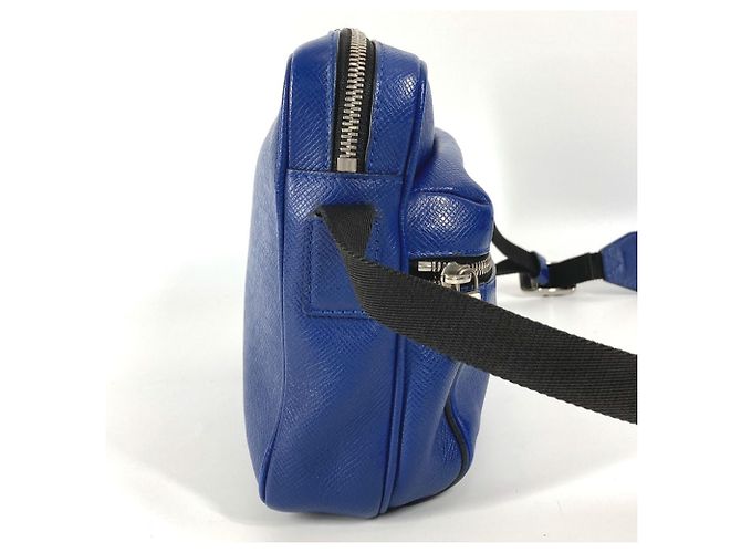 Borsa Messenger Outdoor PM Taiga Louis Vuitton Blu - vista 4
