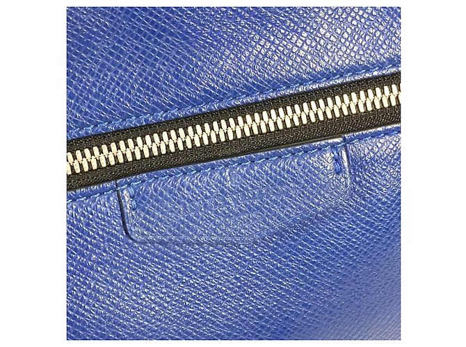 Borsa Messenger Outdoor PM Taiga Louis Vuitton Blu - vista 7