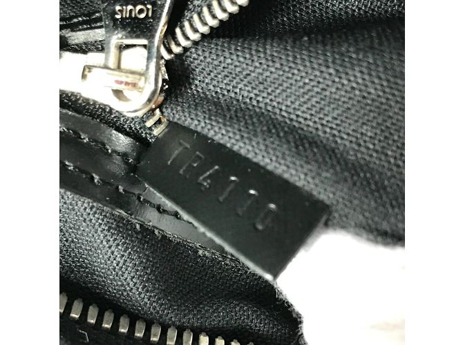 Borsa Bassano MM Epi Louis Vuitton Nero - vista 13