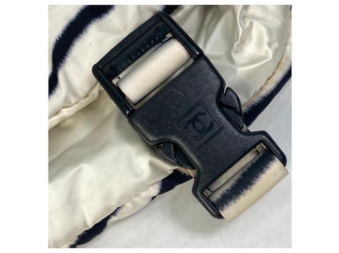 Borsa a tracolla Chanel Zebra Sport Nero Bianco - vista 3