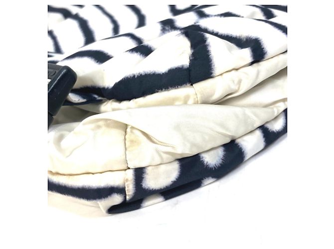 Borsa a tracolla Chanel Zebra Sport Nero Bianco - vista 5