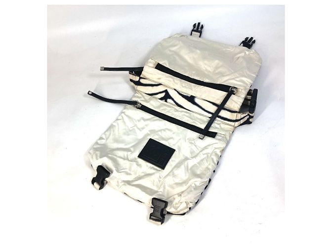Borsa a tracolla Chanel Zebra Sport Nero Bianco - vista 7