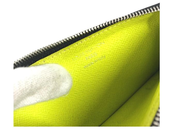 Monedero Taigarama de Louis Vuitton Amarillo - vista 9