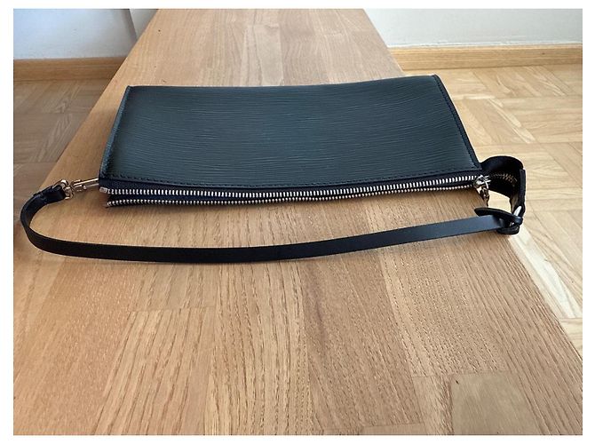 Pochette Louis Vuitton in pelle nera Nero - vista 11