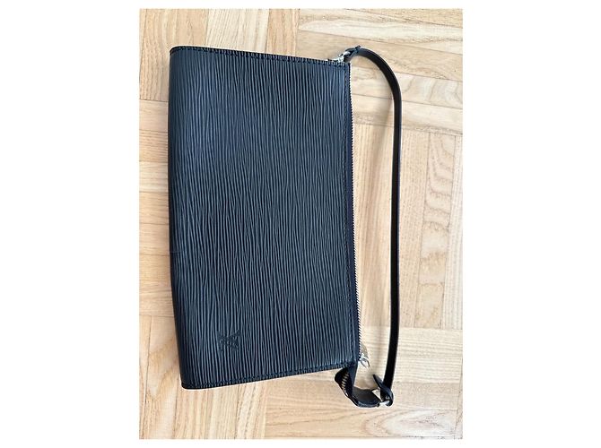 Pochette Louis Vuitton in pelle nera Nero - vista 2