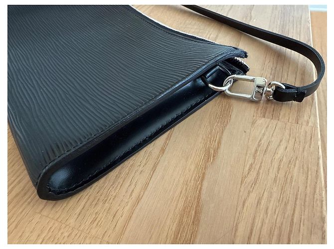 Pochette Louis Vuitton in pelle nera Nero - vista 8