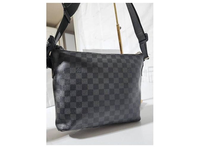LOUIS VUITTON Borsa a Spalla Mick PM Damier Graphite Nero/Grigio - vista 5