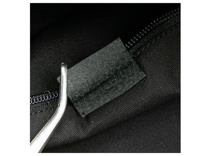Borsa a tracolla in nylon GG nera di Gucci Nero - vista 7