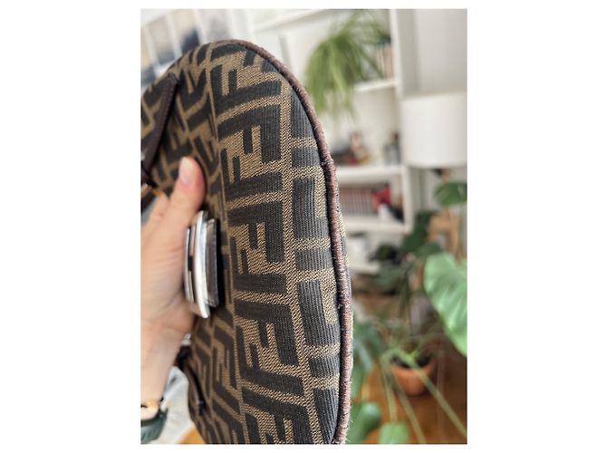 Borsa croissant Fendi zucca Marrone Cioccolato - vista 11