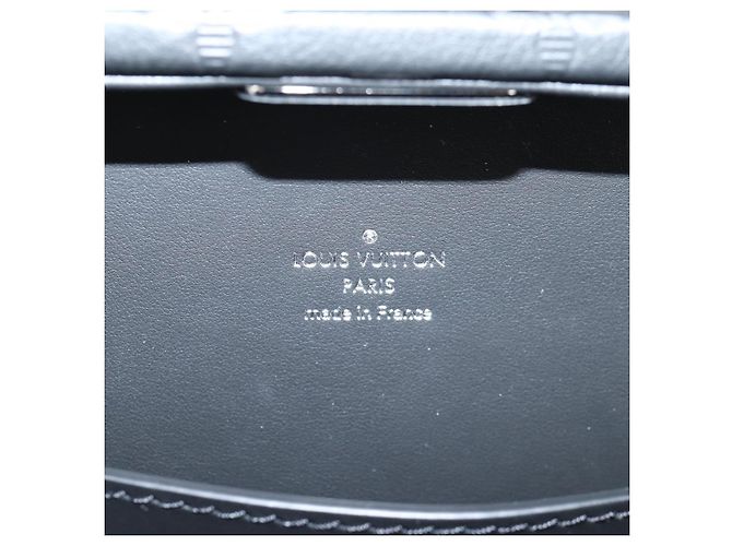 LOUIS VUITTON Monogram Shadow Clutch scatola Borsa Clutch Nera M12876 LV Auth BA1720SM Nero - vue 11