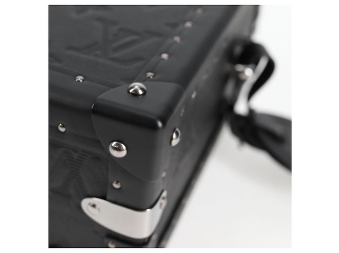 LOUIS VUITTON Monogram Shadow Clutch scatola Borsa Clutch Nera M12876 LV Auth BA1720SM Nero - vue 16