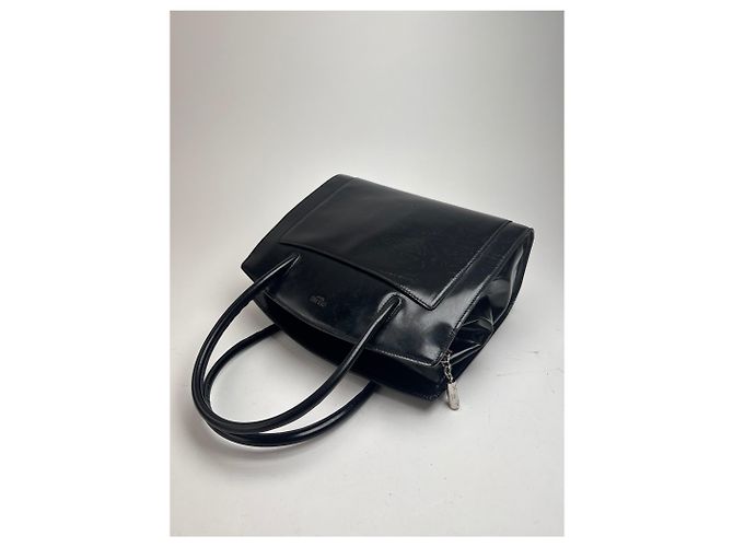 Céline Vintage Celine Paris Handtasche aus schwarzem Lackleder - Ansicht 11
