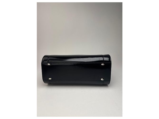 Céline Vintage Celine Paris Handtasche aus schwarzem Lackleder - Ansicht 13