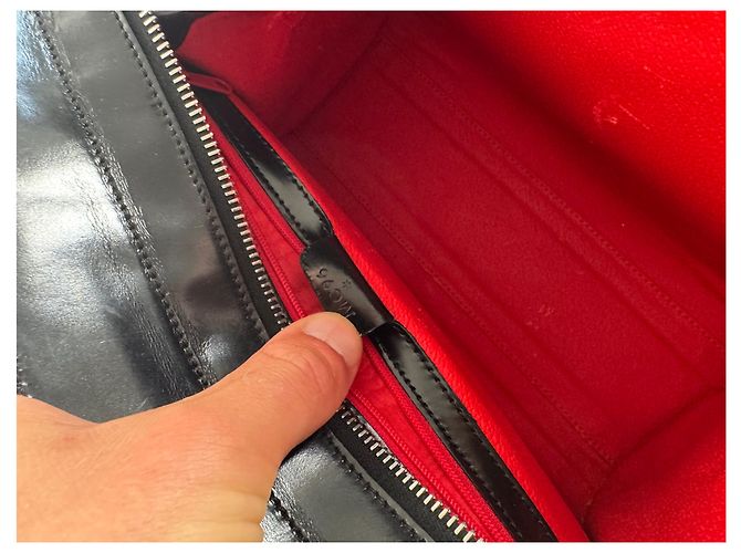 Céline Vintage Celine Paris Handtasche aus schwarzem Lackleder - Ansicht 6