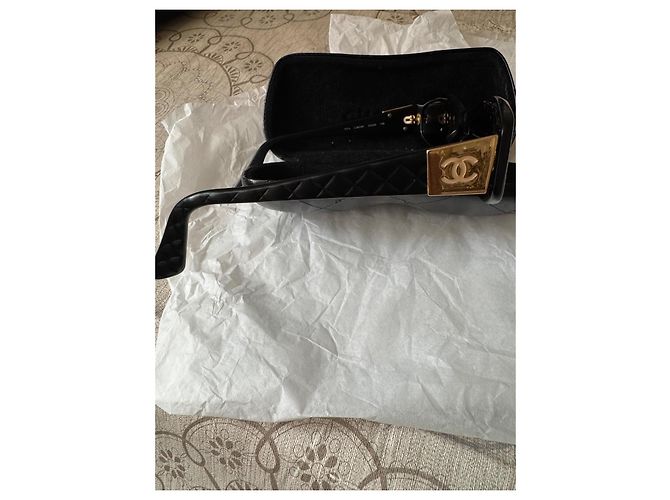 Cambon Gafas de sol Chanel Negro Dorado - vista 3